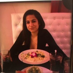 Meet your Posher, Gabriela